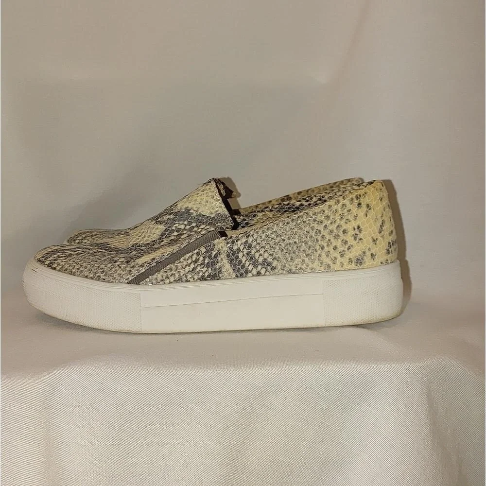 Vince Camuto Korli Women's Slip-On‎ Platform Sneaker 7 Natural Snake Print
